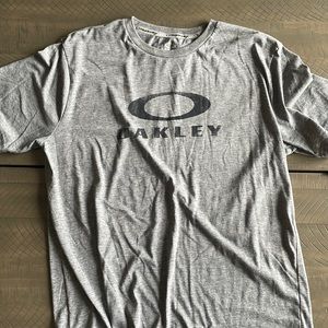 Large Grey Oakley Tee Shirt